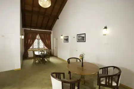 Camellia Lake Resort - 15