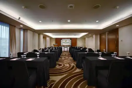 Royal Palm & Conference Center Cengkareng - 14