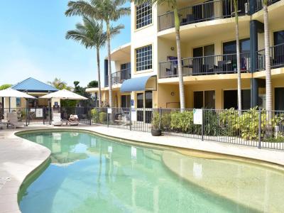 Beachside Holiday Apartments - 10