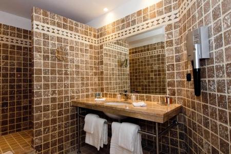 de Bourgtheroulde, Autograph Collection - 31