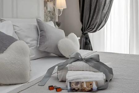 Charme & Chic Luxury - 30
