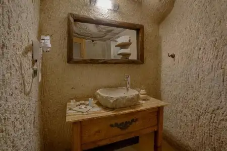 Hera Cave Suites - 104