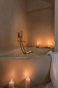 Mythical Blue Luxury Suites - 14