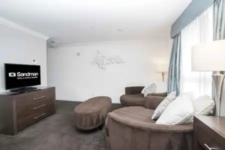 Sandman & Suites Kelowna - 90