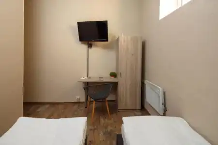 Mezzanine White - 37