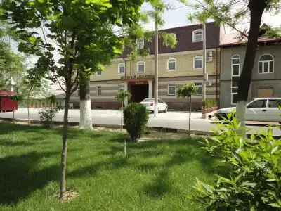 Arien Plaza - 12
