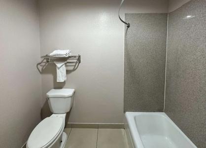 Super 8 by Wyndham Mesa Downtown Near Convention Center - 63