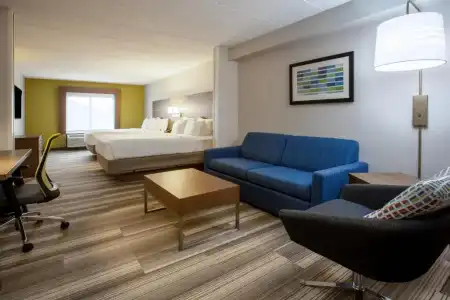 Holiday Inn Express & Suites Fort Wayne by IHG - 59