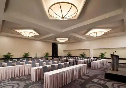 Sheraton Gateway Los Angeles - 15