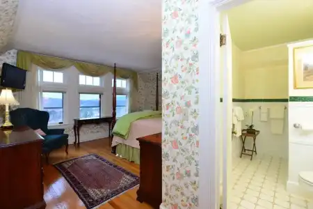 Wilburton Inn - 124