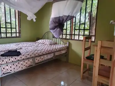 Eazy's Place - 8