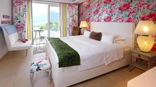 Mare Monte Small Boutique - 108