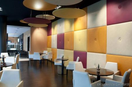 Holiday Inn ZÜRICH - MESSE by IHG - 8