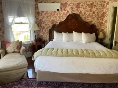 Moseley Cottage Inn & Town Motel - 11