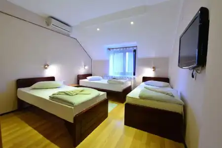 Apartments & Accommodation Stojic - 2