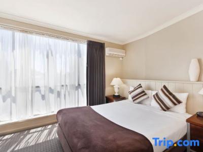 Comfort Inn On Raglan - 97