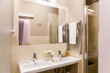 Grand Master Suites - 5