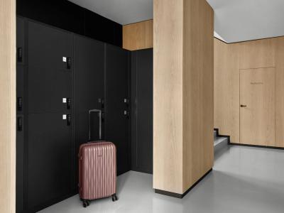 Bob W Munich Schwabing - 31