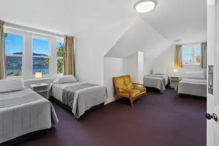 Riverfront Motel & Restaurant - 152