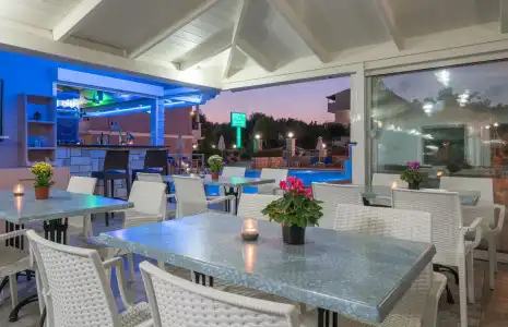 Alamis & Apartments - 21