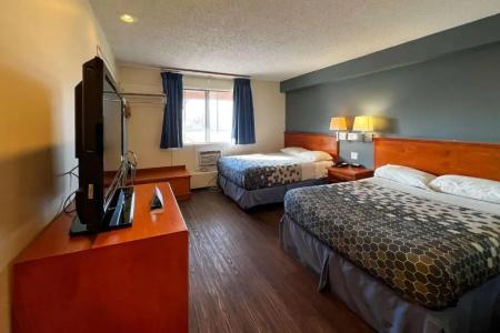 Econo Lodge Motel Village - 56