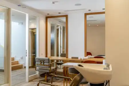 Cresanto Luxury Suites - 12