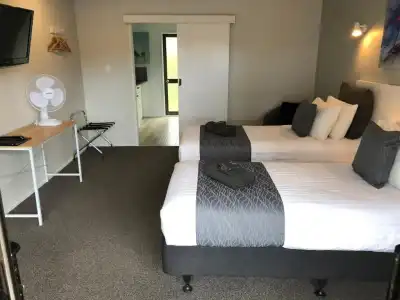Half Moon Bay Motel - 161