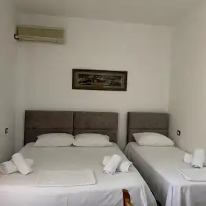 Red Rose Guest House - 18