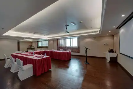 Howard Johnson Plaza by Wyndham Dubai Deira - 26