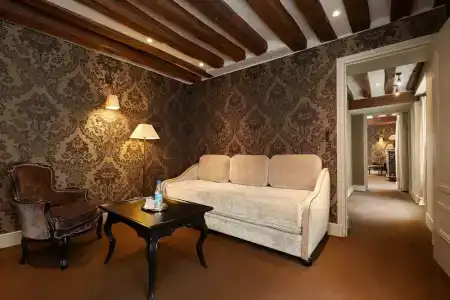 Pavillon de la Reine & Spa, Place des Vosges - 155