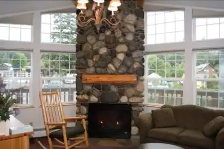 Harborview Inn - 9