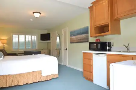 Crown City Inn - 14