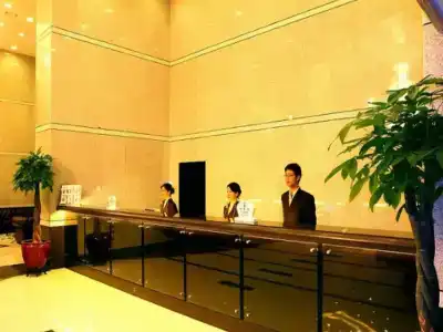 Skyline Plaza - 9