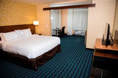 Fairfield Inn & Suites Cincinnati Uptown/University Area - 32