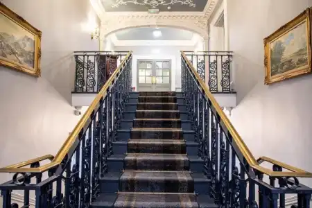Arnos Manor - 12