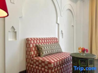 Atulyaa Taj - 105