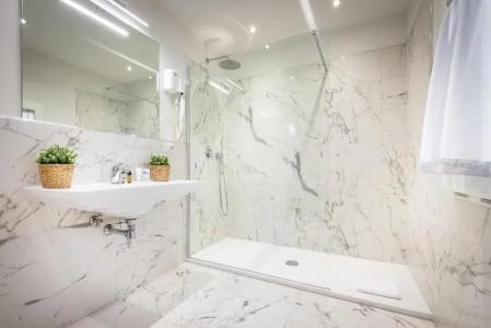 Emma Small Luxury - 129