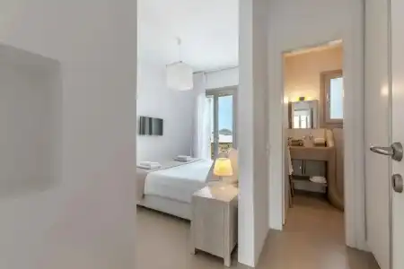 White Tinos Luxury Suites - 128