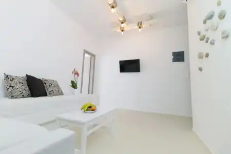 Birikos Studios & Apartments - 38