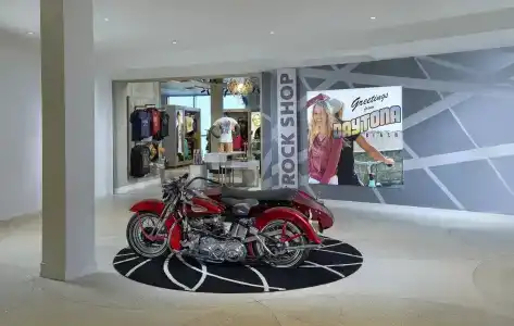 Hard Rock - 35