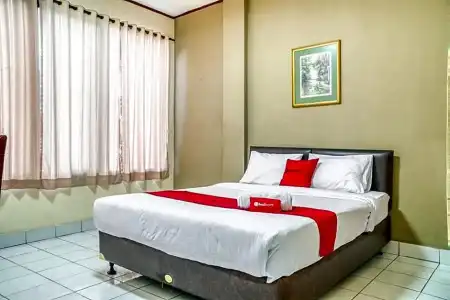 RedDoorz near Plaza Senayan - 14