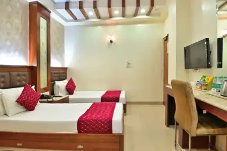 Aster Inn - 65