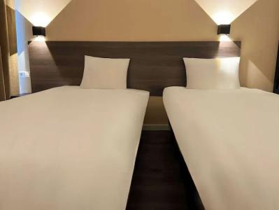 HOTELUX Amsterdam Airport - 19