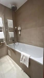Best Western Plus Au Grand Saint Jean - 98
