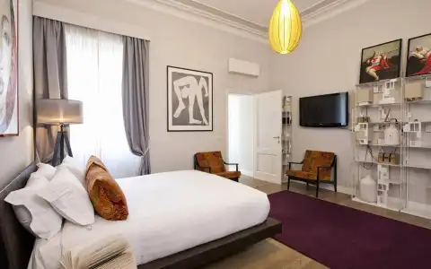 The Independent Suite - 19