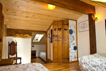 Raven's Bed and Breakfast - 28