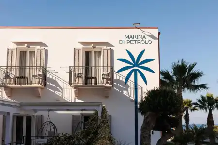Marina di Petrolo Apartments - 0