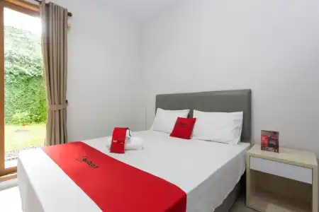 RedDoorz Plus near Cilandak Town Square 2 - 25