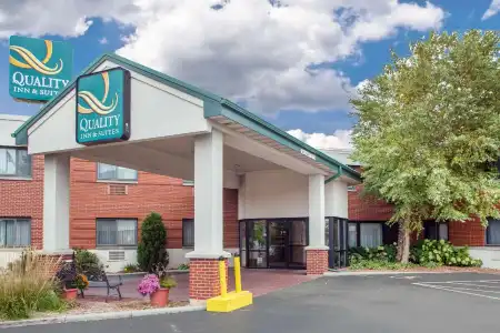 Quality Inn & Suites Green Bay Downtown - 49