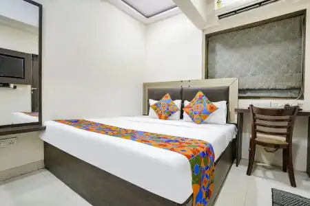 Kamran Residency - Near US Embassy - 31